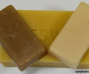 Crude Beeswax Block – 500g (Unrefined)